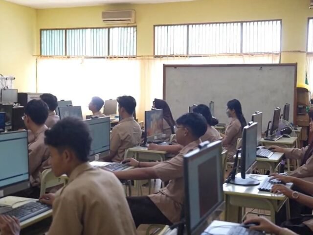 1775813900_7bf165df4e22a452db9f